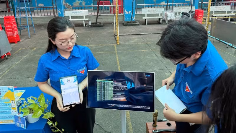 Phường Minh Phụng đẩy mạnh phong trào “Bình dân học vụ số”.