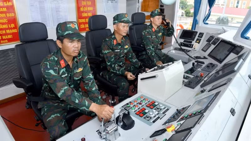 Vận hành tàu vận tải 51-11-80 thuộc Lữ đoàn 649, Cục Xe máy-Vận tải, Tổng cục Hậu cần-Kỹ thuật (Bộ Quốc phòng). (Ảnh: ĐĂNG KHOA)