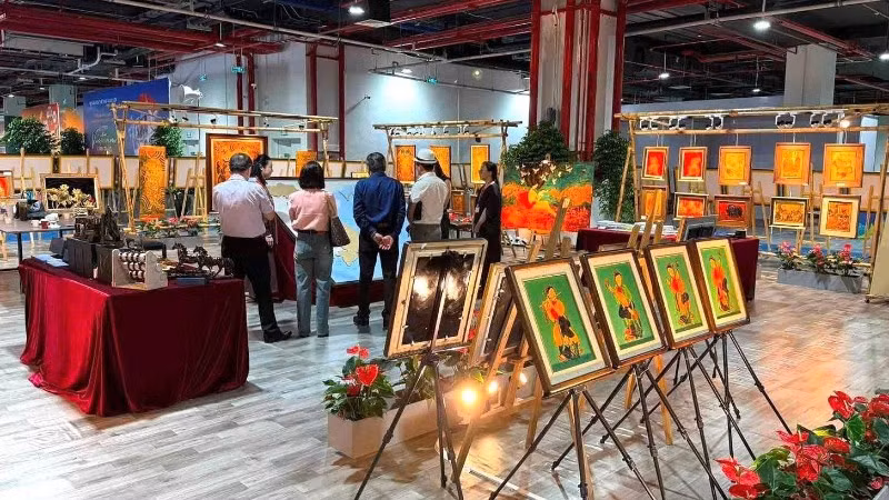 Khu vực trưng bày của Latoa Indochine trong không gian triển lãm “Happy Vietnam”.
