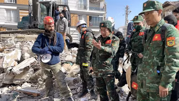 Đoàn công tác cứu hộ, cứu nạn của Quân đội nhân dân Việt Nam hỗ trợ tìm kiếm các nạn nhân trong trận động đất tại tỉnh Hatay, Thổ Nhĩ Kỳ.