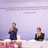 Đồng chí Trần Cẩm Tú, Ủy viên Bộ Chính trị, Thường trực Ban Bí thư cùng Phó Tổng Thư ký Đảng Hành động Nhân dân Singapore, Bộ trưởng Quốc phòng kiêm Bộ trưởng Điều phối dịch vụ công Chan Chun Sing đồng chủ trì Đối thoại Chiến lược Việt Nam-Singapore lần thứ nhất. (Ảnh: TTXVN)