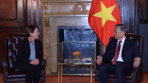 Tổng Bí thư, Chủ tịch nước Tô Lâm tiếp Giáo sư Sarah Anne Soule, Hiệu trưởng Trường Kinh doanh Standford, thuộc Đại học Stanford (Hoa Kỳ). (Ảnh: Thống Nhất/TTXVN)