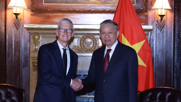 Tổng Bí thư, Chủ tịch nước Tô Lâm tiếp ông Tim Cook, Chủ tịch điều hành Tập đoàn Apple. (Ảnh: Thống Nhất/TTXVN)