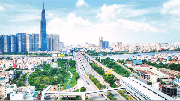 Thành phố Hồ Chí Minh ngày càng phát triển hiện đại, văn minh. (Ảnh: HOÀNG TRIỀU)