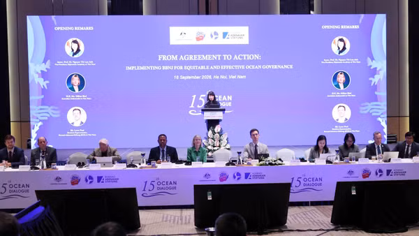 Phó Giáo sư, Tiến sĩ Nguyễn Thị Lan Anh Phó Giám đốc Học viện Ngoại giao Việt Nam phát biểu khai mạc. (Ảnh: TTXVN)