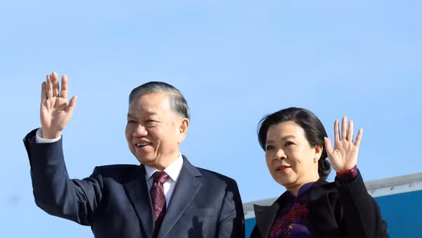 Tổng Bí thư, Chủ tịch nước Tô Lâm và Phu nhân rời thủ đô Brussels, kết thúc tốt đẹp chuyến thăm chính thức Liên minh châu Âu và Vương quốc Bỉ. (Ảnh: TTXVN)