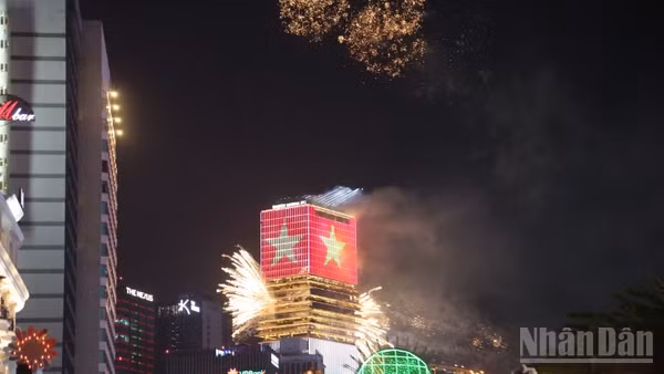 Thành phố Hồ Chí Minh sẽ tổ chức bắn pháo hoa nghệ thuật trong Ngày Văn hóa Việt Nam năm 2026. (Ảnh: THẾ ANH)