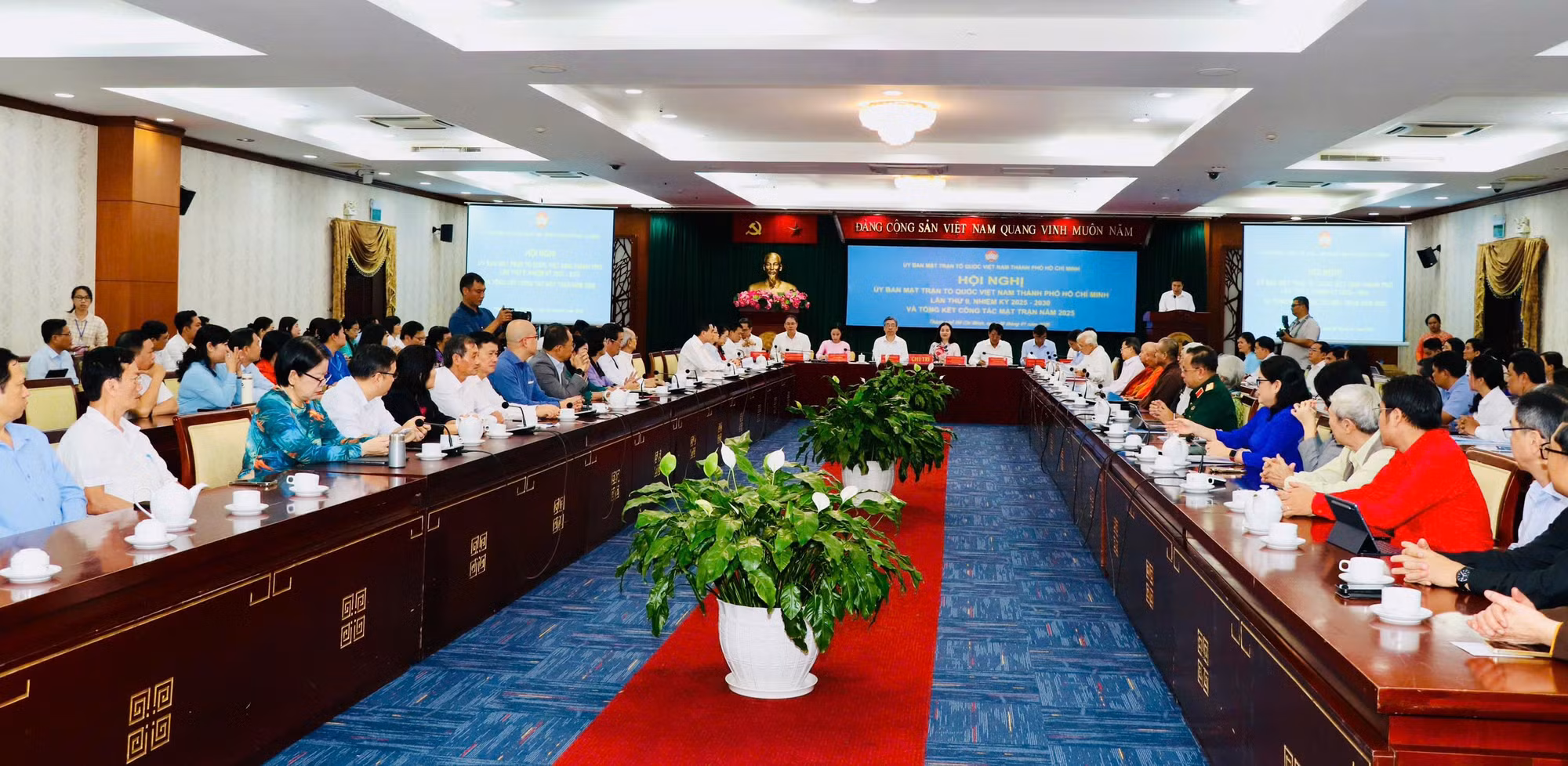Toàn cảnh Hội nghị.