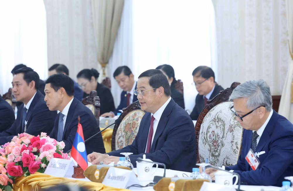 vna-potal-thuong-truc-ban-bi-thu-tran-cam-tu-hoi-kien-thu-tuong-lao-sonexay-siphandone-8690305.jpg