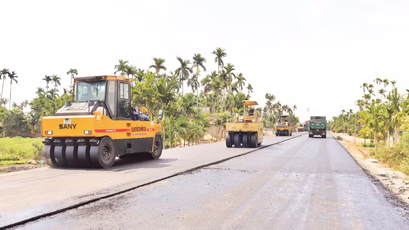 Nút thắt mặt bằng được tháo gỡ, dự án đường ven biển Dung Quất-Sa Huỳnh tăng tốc thi công xuyên kỳ nghỉ lễ.