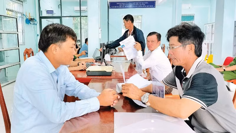 1-giu-vung-nen-tang-tu-tuong-cua-dang-trong-boi-canh-moi-5053.jpg