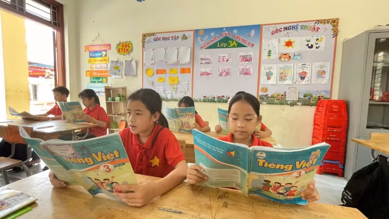 Học sinh Trường Tiểu học Lam Vỹ (tỉnh Thái Nguyên) trong giờ học.