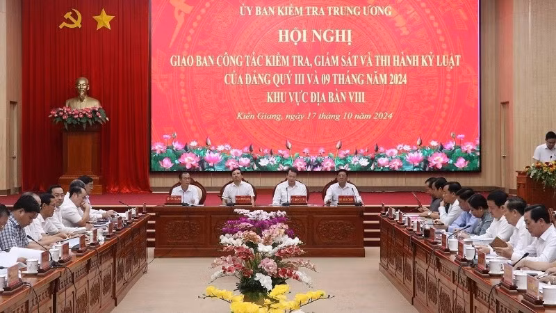 Hội nghị giao ban công tác kiểm tra, giám sát và thi hành kỷ luật của Đảng khu vực địa bàn VIII quý III và chín tháng năm 2024. (Ảnh TTXVN)