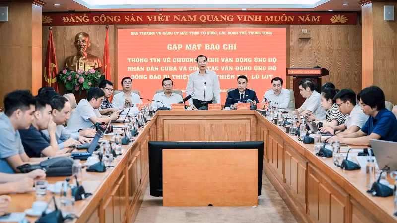 Toàn cảnh buổi gặp mặt báo chí.