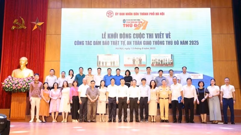 Các đại biểu tham gia Lễ khởi động.