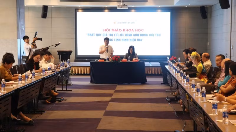 Hội thảo "Phát huy giá trị tư liệu hình ảnh động lưu trữ trong tình hình hiện nay" thu hút đông đại biểu tham dự.