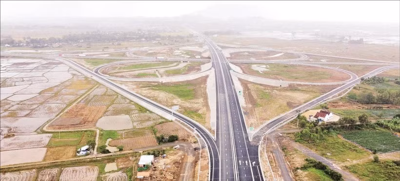 Tuyến đường cao tốc Khánh Hòa-Buôn Ma Thuột là dự án giao thông trọng điểm quốc gia, giữ vai trò chiến lược trong việc hiện thực hóa tầm nhìn liên kết vùng. (Ảnh: Vũ Tân)