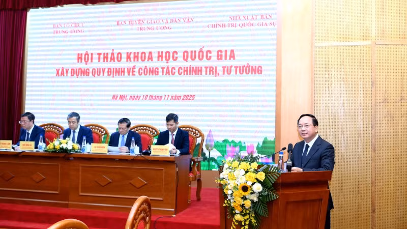 Hội thảo khoa học quốc gia: "Xây dựng Quy định về công tác chính trị, tư tưởng". (Ảnh: ĐĂNG KHOA)