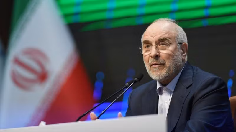 Chủ tịch Quốc hội Iran Mohammad Bagher Ghalibaf phát biểu tại một cuộc họp báo ở Tehran, Iran, tháng 12/2025. (Ảnh: Xinhua/Shadati)