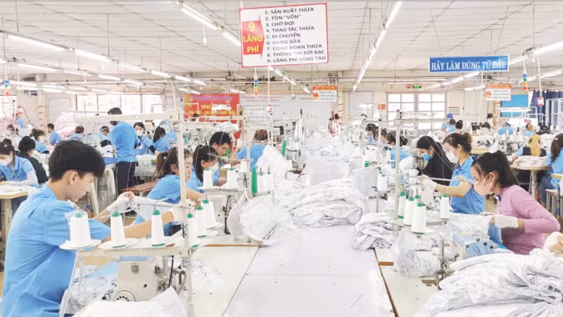 Sản xuất hàng dệt may xuất khẩu tại Tổng công ty cổ phần Dệt may Hòa Thọ.