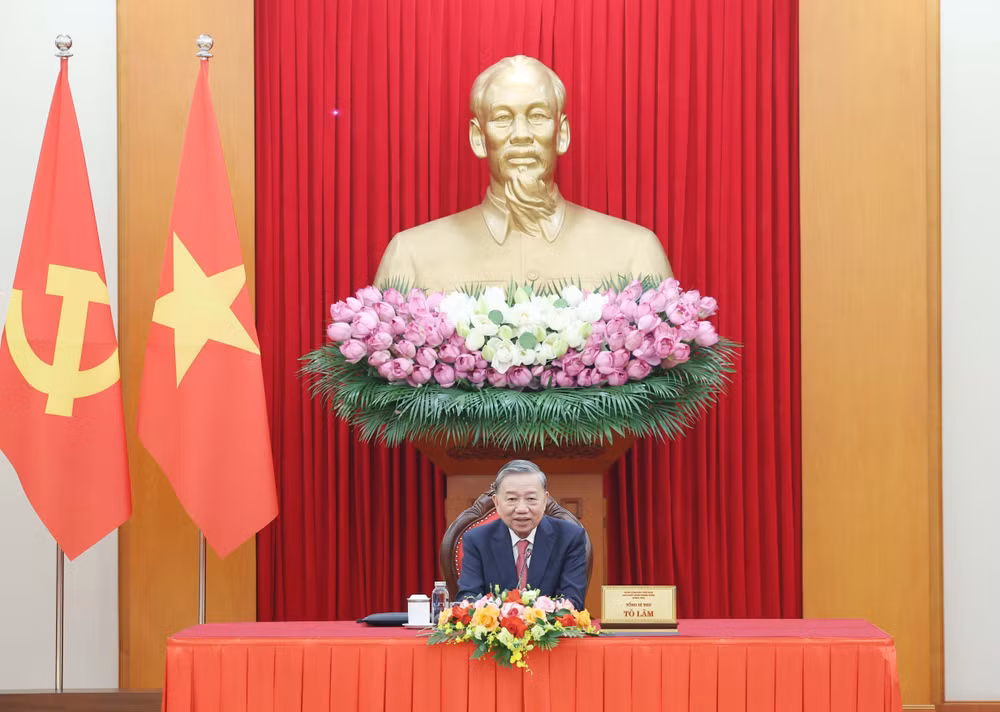 vna-potal-tong-bi-thu-to-lam-va-tong-thong-hoa-ky-donald-trump-dien-dam-8128179.jpg