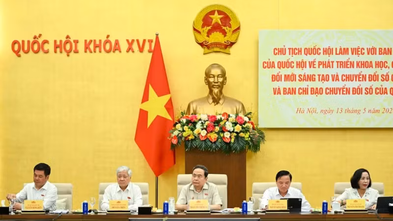 Chủ tịch Quốc hội Trần Thanh Mẫn, các Phó Chủ tịch Quốc hội dự cuộc làm việc. (Ảnh: DUY LINH)
