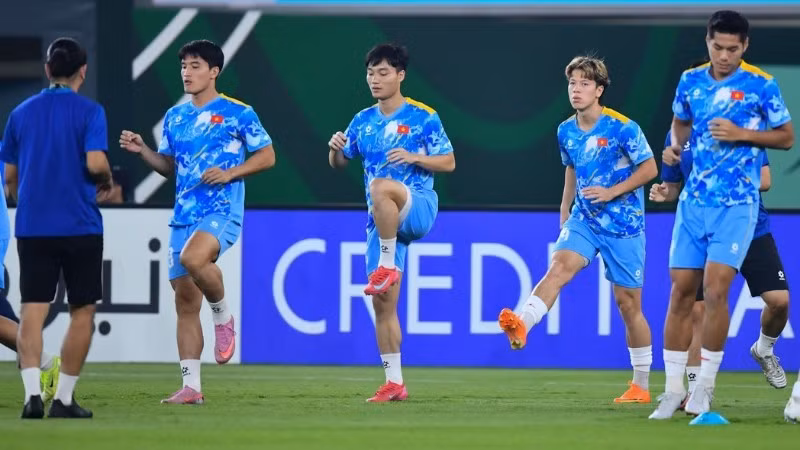 U23 Việt Nam tập luyện chuẩn bị cho trận tứ kết gặp U23 UAE. (Ảnh: VFF)