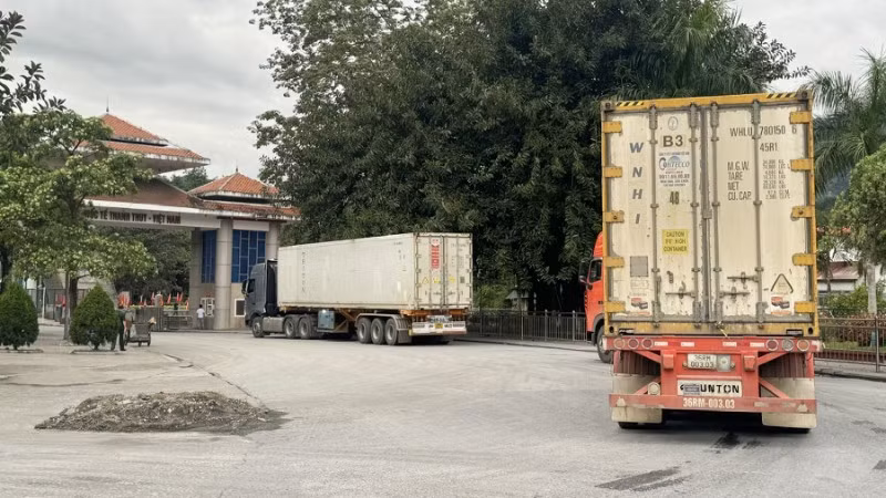 Hoạt động xuất khẩu hàng hóa qua Cửa khẩu quốc tế Thanh Thủy.