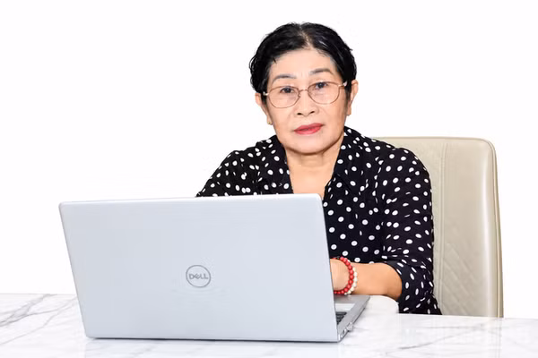 Bà Quảng Thị Xuân Hòa nhiệt huyết với công tác hội dù tuổi đã cao. (Ảnh: HOÀNG VŨ)