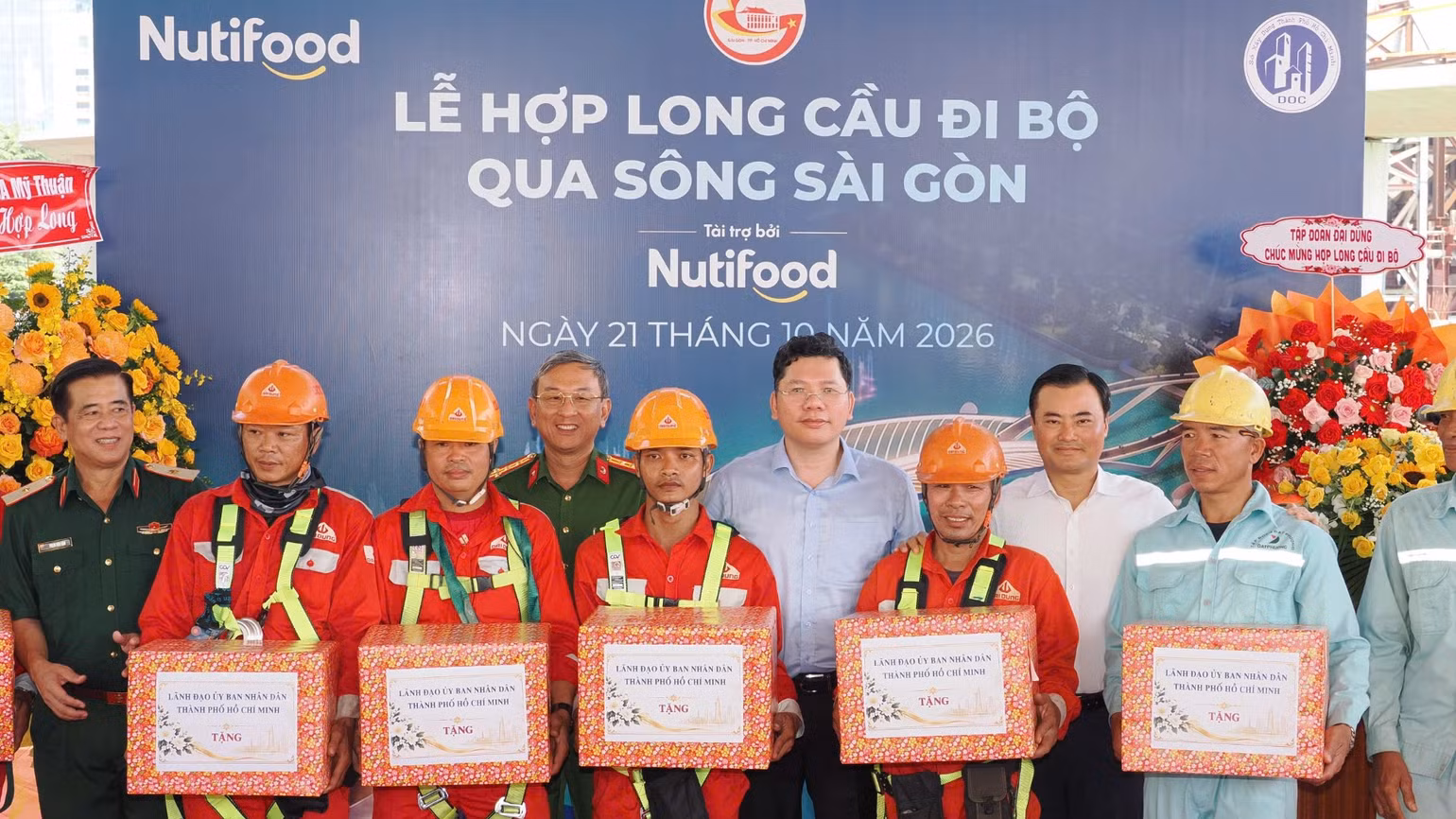 hop-long-trao-qua-1719.jpg