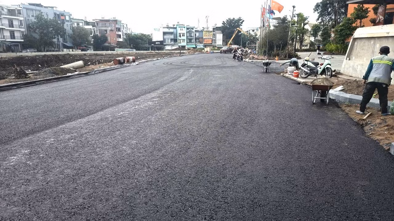 duong-ven-kenh-xuyen-tam.jpg
