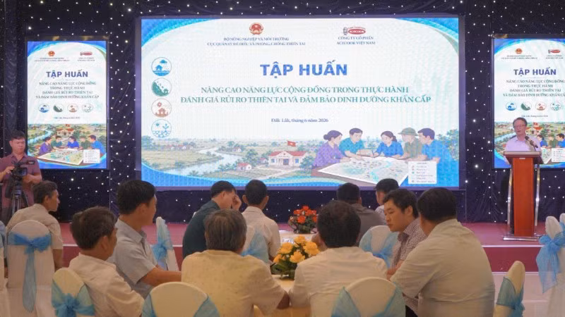 Hội nghị tập huấn “Nâng cao năng lực cộng đồng trong thực hành đánh giá rủi ro thiên tai và bảo đảm dinh dưỡng khẩn cấp” tại tỉnh Đắk Lắk.