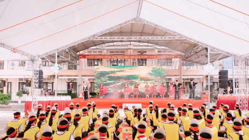Quang cảnh cuộc thi Rung chuông vàng “Cùng em phòng, chống thiên tai - Kiến tạo tương lai bền vững”.