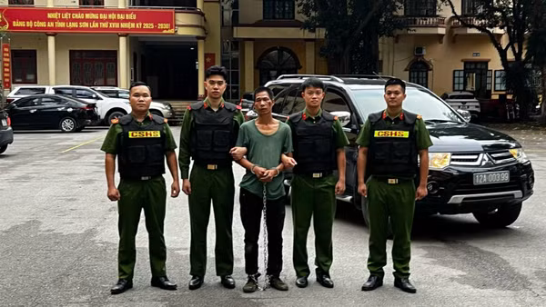 Bắt giữ thành công đối tượng truy nã đặc biệt nguy hiểm Phương Văn Kỳ. (Ảnh: CÔNG AN LẠNG SƠN)