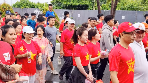Ngày mai, 30/8, chương trình đi bộ “Cùng Việt Nam tiến bước” ở cấp tỉnh An Giang sẽ được tổ chức tại Khu TM5, đường Tôn Đức Thắng, phường Rạch Giá (Khu đô thị Phú Cường). (Ảnh: QUỐC TRINH)