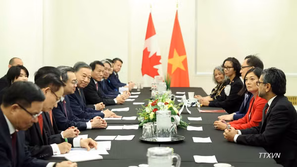 Tổng Bí thư, Chủ tịch nước Tô Lâm tiếp Nhóm Nghị sĩ hữu nghị Canada-Việt Nam. (Ảnh: TTXVN)