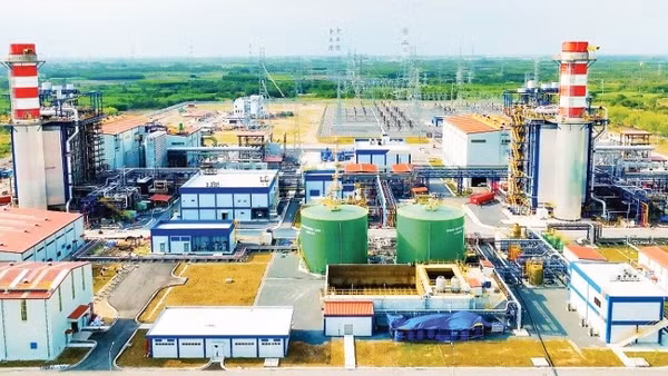 Nhà máy điện Nhơn Trạch 3 và 4 là nhà máy điện đầu tiên tại Việt Nam sử dụng nhiên liệu khí thiên nhiên hóa lỏng (LNG) nhập khẩu, tiên phong trong lộ trình giảm phát thải khí nhà kính và hiện thực hóa mục tiêu phát thải ròng bằng “0” (Net Zero) vào năm 2050.