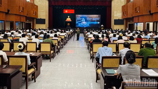 Thành phố Hồ Chí Minh tổ chức Hội nghị quán triệt và triển khai thi hành Luật Phát triển đô thị vào ngày 26/8/2026. (Ảnh: Vương Lê)