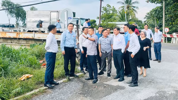 Ban Kinh tế-Ngân sách Hội đồng nhân dân Thành phố Hồ Chí Minh đã tổ chức các đợt khảo sát thực tế tại các xã trên địa bàn thành phố. (Ảnh: THẠC HIẾU)