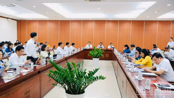 Các đại biểu tham gia thảo luận tổ chiều 29/10. (Ảnh: VƯƠNG LÊ)