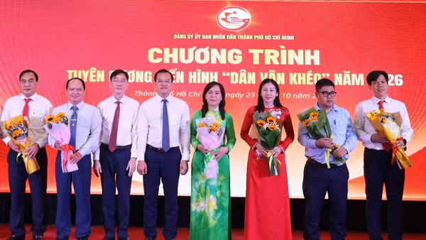 Những điển hình "Dân vận khéo" cấp thành phố năm 2026. (Ảnh: VƯƠNG LÊ)