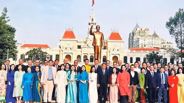 Đại biểu kiều bào dự họp mặt đại biểu người Việt Nam ở nước ngoài mừng Xuân Bính Ngọ 2026 tại Thành phố Hồ Chí Minh. (Ảnh: VƯƠNG LÊ)