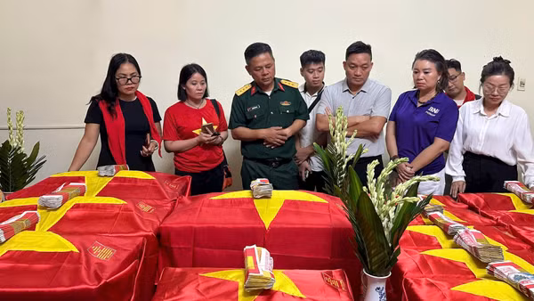 Thượng tá Trần Quang Huy, Đội trưởng Đội tìm kiếm, quy tập hài cốt liệt sĩ (Bộ Chỉ huy quân sự tỉnh Tuyên Quang) chia sẻ thông tin về những hài cốt mới được quy tập tại địa phương trong Chiến dịch 500 ngày đêm.