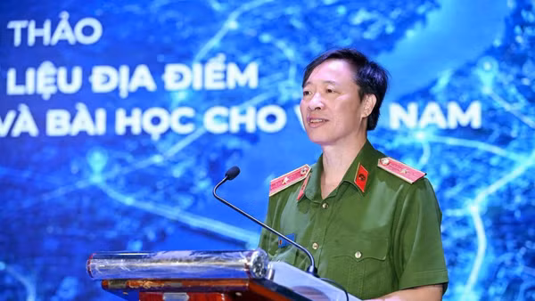 Thiếu tướng Nguyễn Ngọc Cương, Giám đốc Trung tâm Dữ liệu quốc gia, Phó Chủ tịch Hiệp hội Dữ liệu quốc gia định hướng thảo luận tại hội thảo. (Ảnh: NDA)