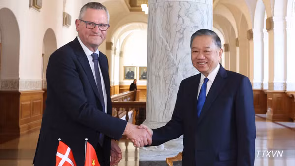 Tổng Bí thư, Chủ tịch nước Tô Lâm hội kiến Chủ tịch Quốc hội Đan Mạch Henrik Frandsen. (Ảnh: TTXVN)