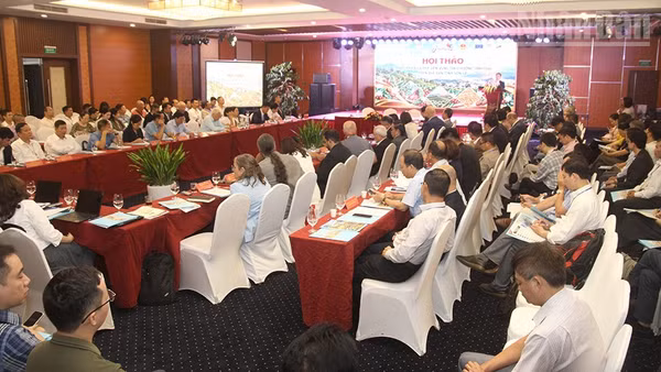 Hội thảo “Phát triển cà-phê bền vững theo hướng sinh thái trên địa bàn tỉnh Sơn La". (Ảnh: QUỐC TUẤN)