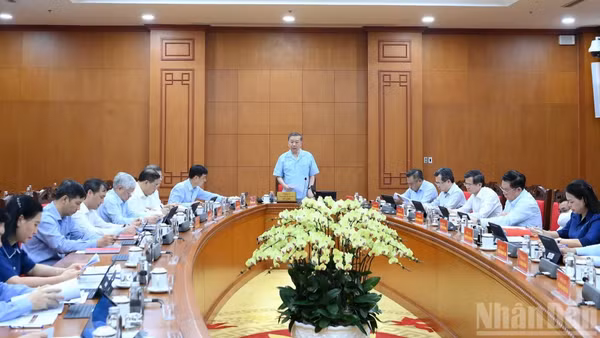 Tổng Bí thư, Chủ tịch nước Tô Lâm chủ trì cuộc làm việc với Ban Tổ chức Trung ương và các cơ quan chiều 27/8. (Ảnh: ĐĂNG KHOA)