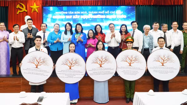 Ra mắt mô hình "Chung tay xây dựng phường Tân Sơn Hòa hạnh phúc" (Ảnh: LÊ VĨNH)