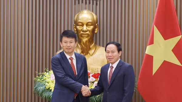  Phó Thủ tướng Lê Tiến Châu tiếp Giáo sư Thái Hồng Tân, Hiệu trưởng Trường Kinh doanh, Đại học Hongkong (Trung Quốc). (Ảnh: TTXVN)