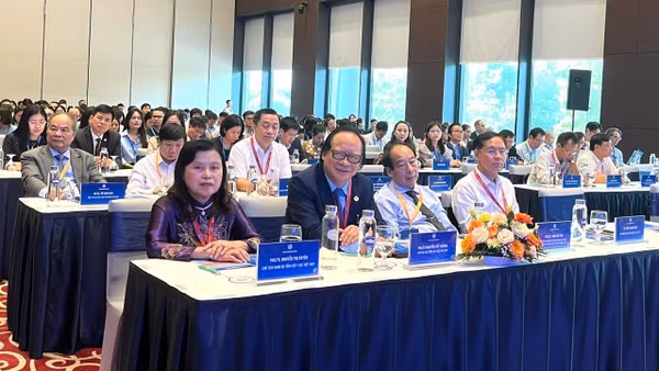 Các đại biểu tham dự hội thảo. (Ảnh: HUY SƠN)